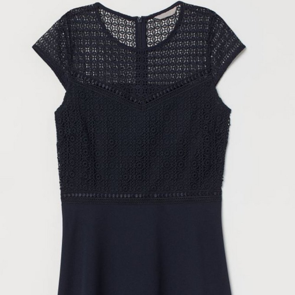 Cap sleeves lace dress